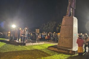 Studentská oslava 35. výročí Sametové revoluce a připomínka listopadových událostí.