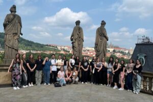 Exkurze do Národního divadla a na Vyšehradský hřbitov: Den plný historie a inspirace