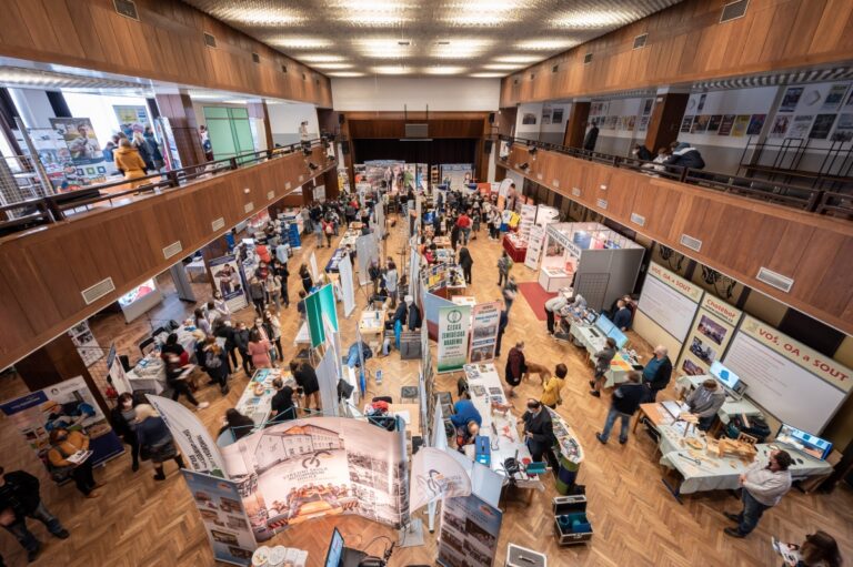 Hb Burza škol | SOS a SOU KH