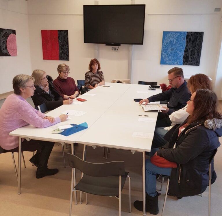 6561knih | SOS a SOU KH