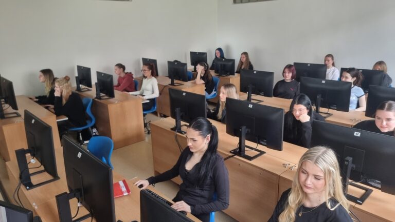 Učebna 1 10 | SOS a SOU KH