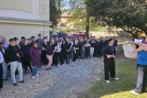 Poslední zvonění pro třídy 4.V a 4.S