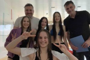 Studenti BP1 zvládli fyzické přezkoušení v plavání